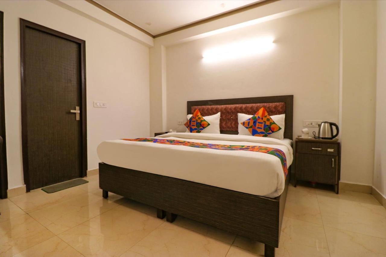 Hotel Fabexpress Dolphin International Near Delhi Airport Nuova Delhi Esterno foto