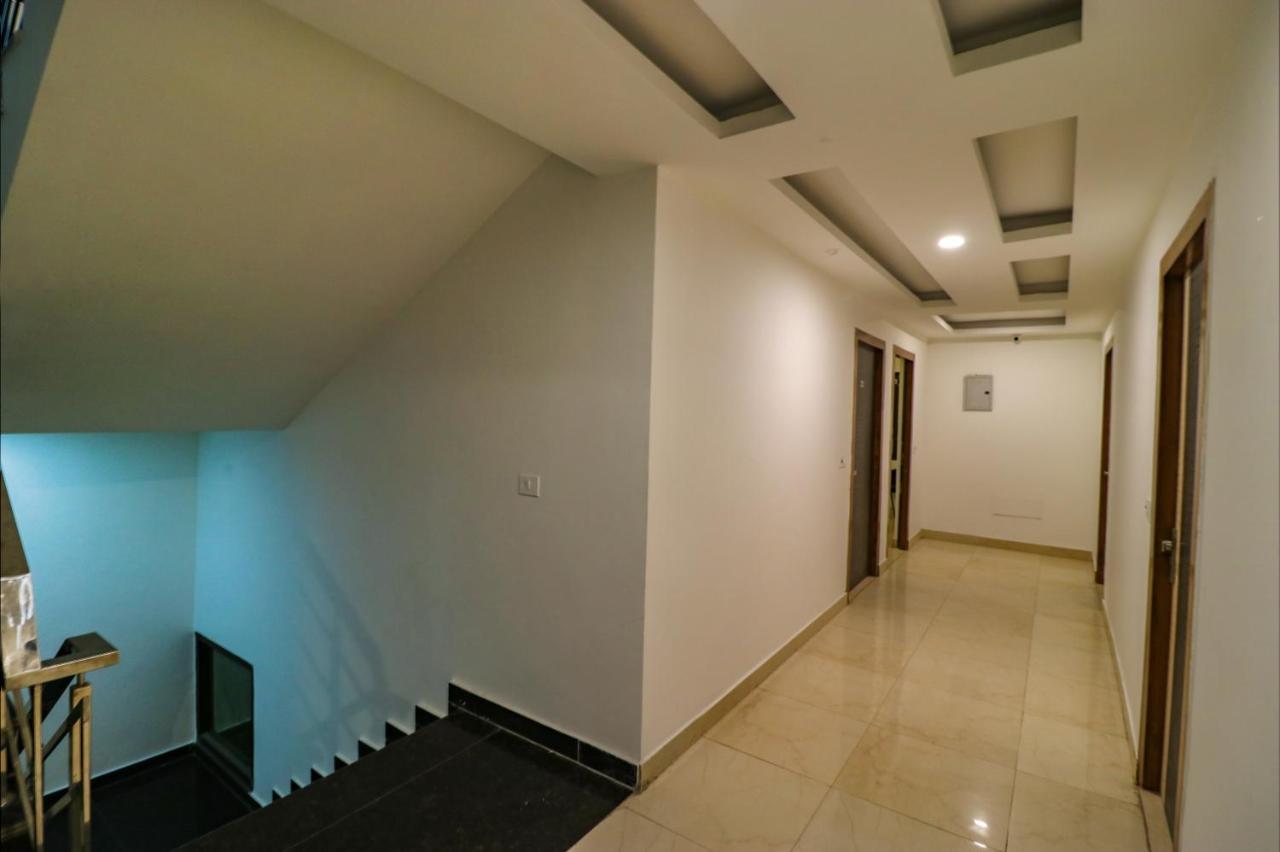 Hotel Fabexpress Dolphin International Near Delhi Airport Nuova Delhi Esterno foto