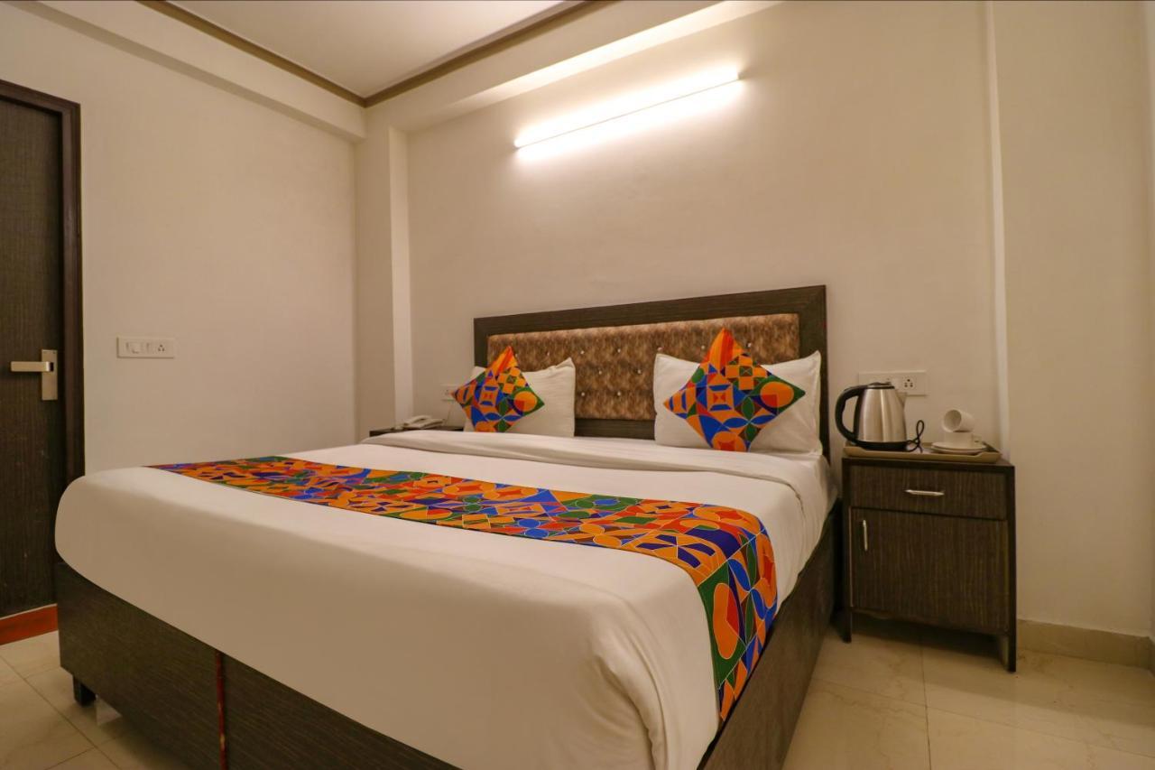 Hotel Fabexpress Dolphin International Near Delhi Airport Nuova Delhi Esterno foto