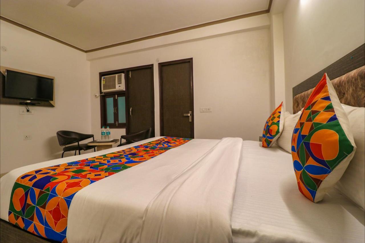 Hotel Fabexpress Dolphin International Near Delhi Airport Nuova Delhi Esterno foto