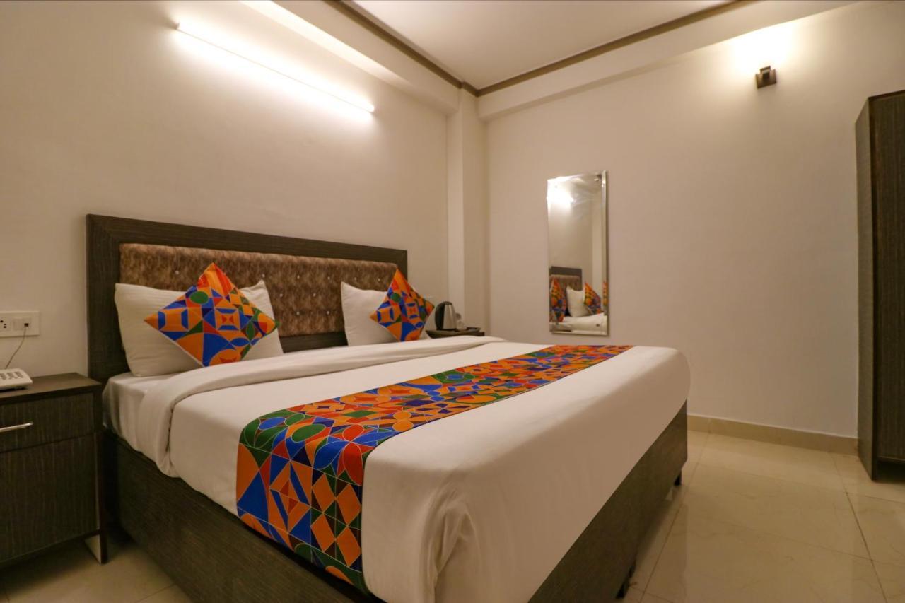 Hotel Fabexpress Dolphin International Near Delhi Airport Nuova Delhi Esterno foto